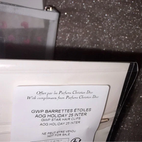 Dior Embroidered Pink Heart Mesh Pouch + Hair star barrettes - Picture 6 of 9